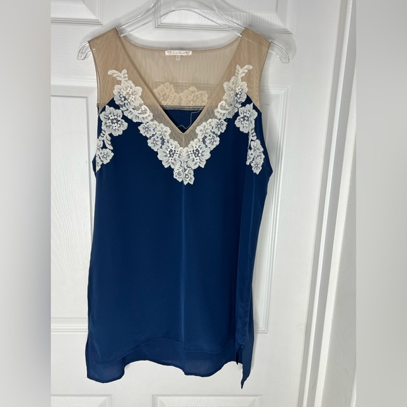Gold Hawk Satin Blue with Lace Embelishment Tank Top Sz L - Picture 1 of 7